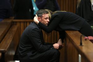 Oscar Pistorius recibe